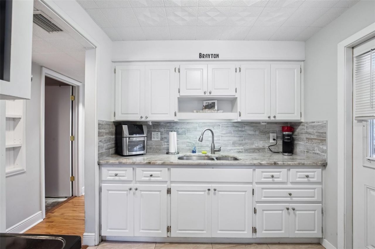 640 59th St S, Saint Petersburg, FL 33707 Photo