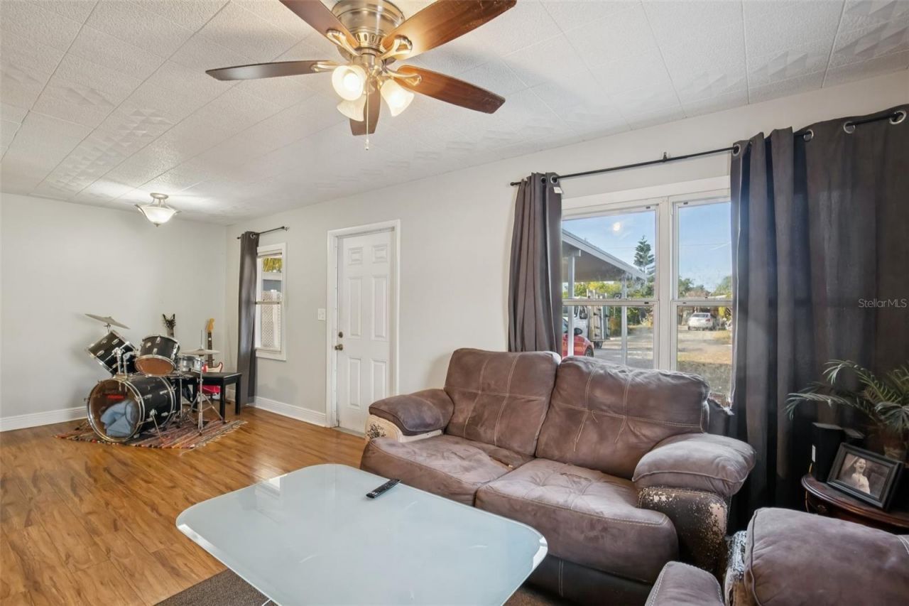 640 59th St S, Saint Petersburg, FL 33707 Photo