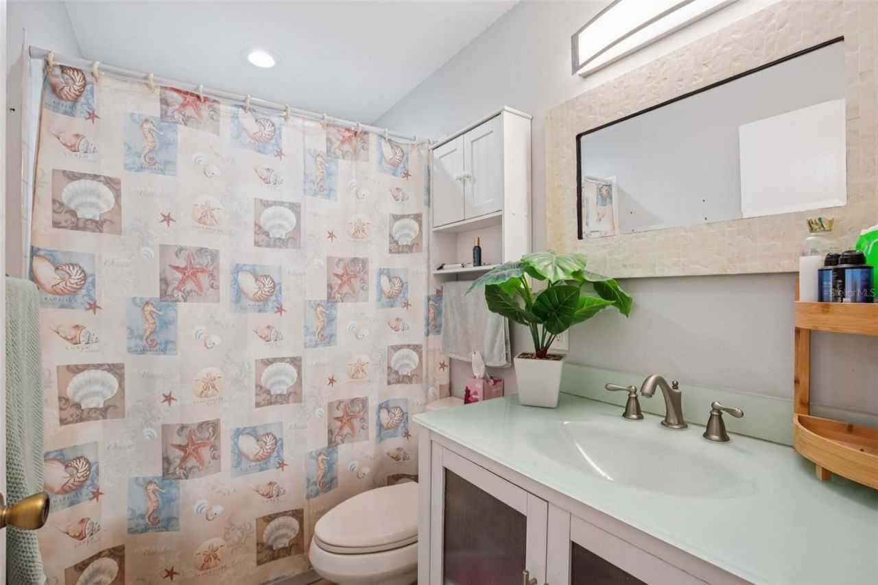 640 59th St S, Saint Petersburg, FL 33707 Photo