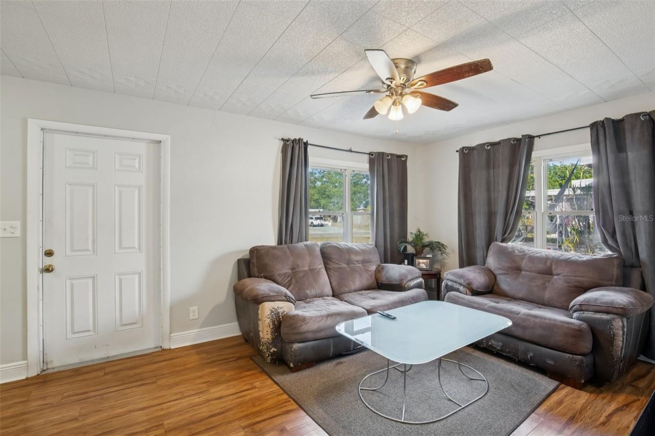 640 59th St S, Saint Petersburg, FL 33707 Photo