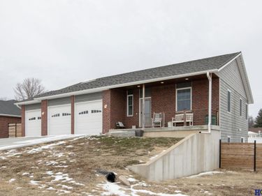 206 Meadow Drive, Pickrell, NE 68422