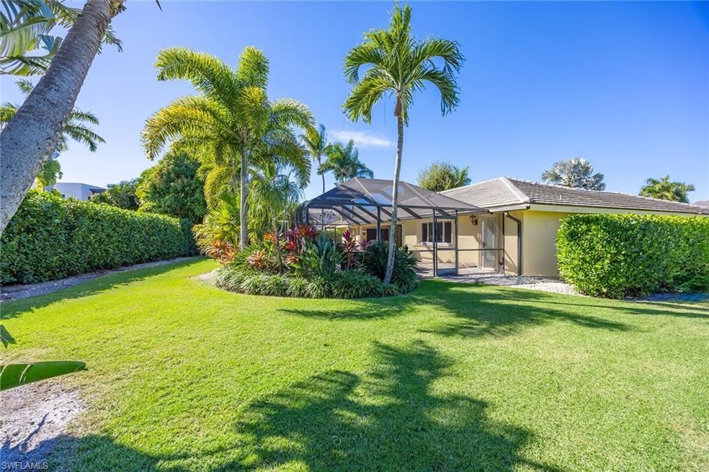 688 Parkview Ln, Naples, FL 34103 Photo