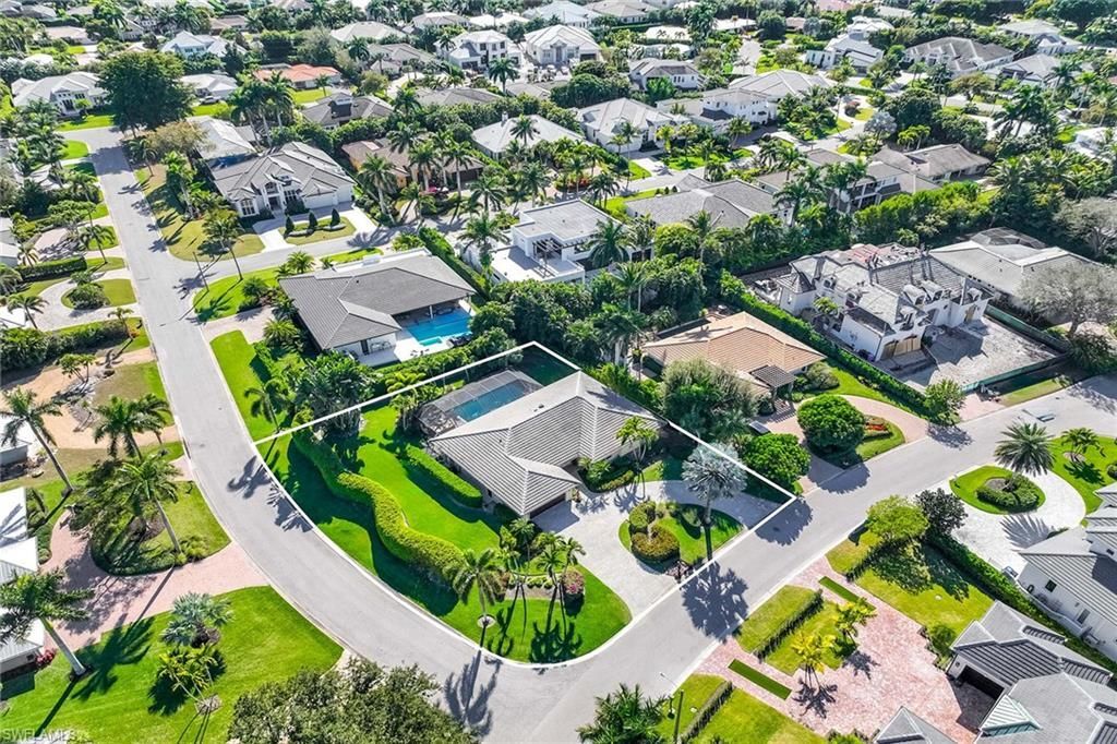 688 Parkview Ln, Naples, FL 34103 Photo