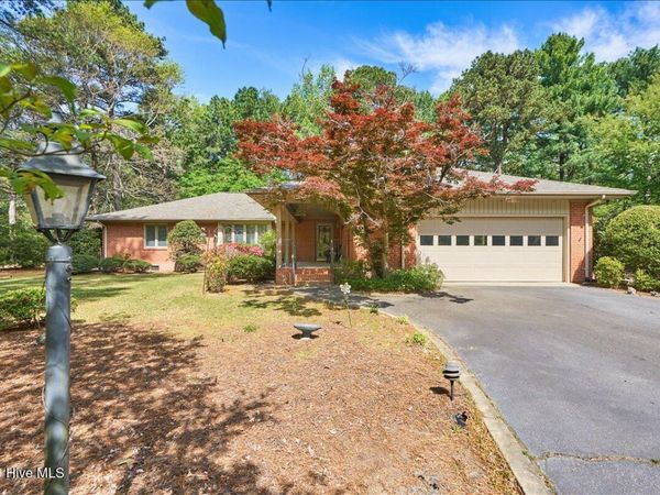 32 Bogie Drive, Whispering Pines, NC 28327