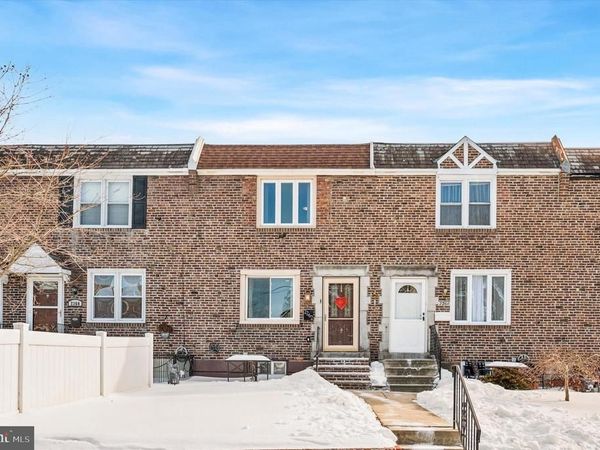 2262 DERMOND AVENUE, UPPER DARBY, PA 19082