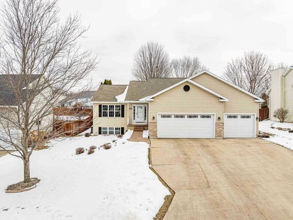 3281 Edmonton Drive, Sun Prairie, WI 53590