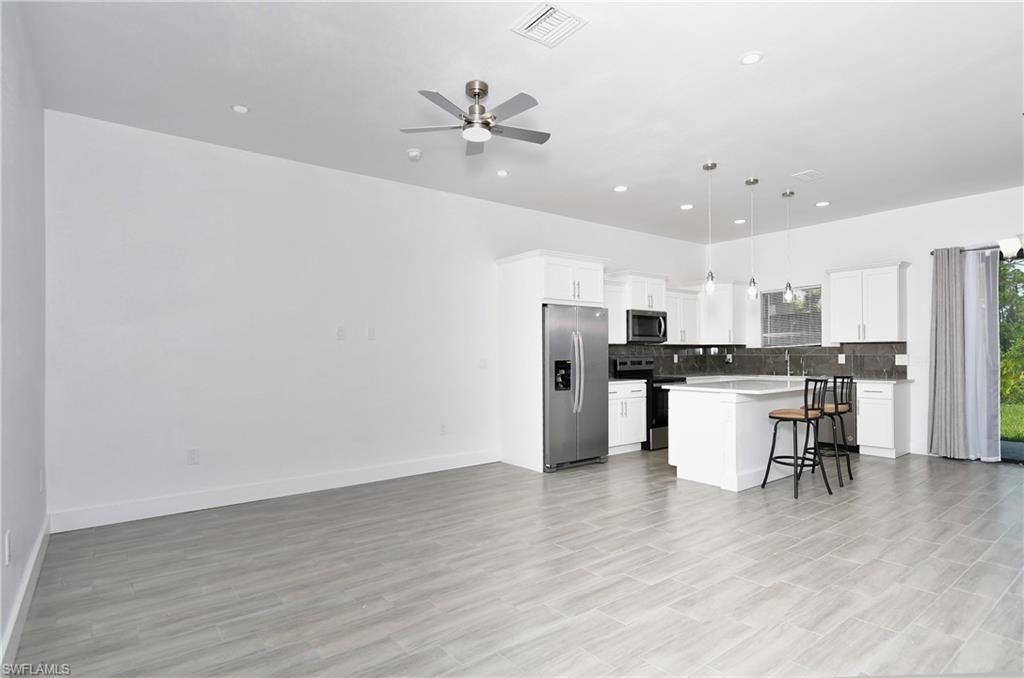 859 Eisenhower Blvd, Lehigh Acres, FL 33974 Photo