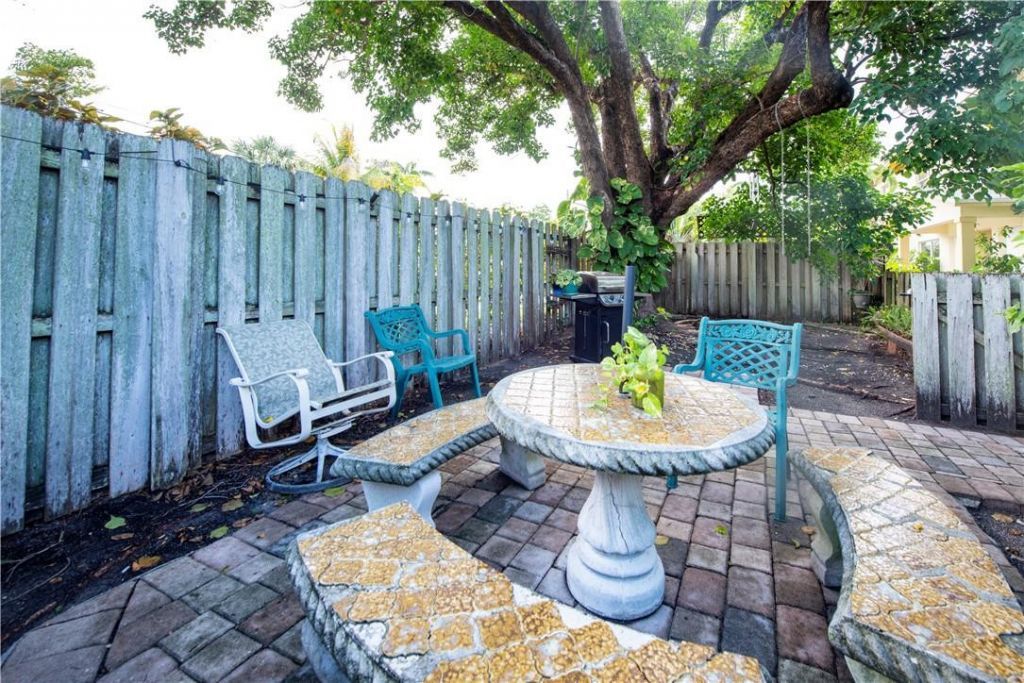 530 NE 15th Ct, Unit 2, Fort Lauderdale, FL 33304 Photo