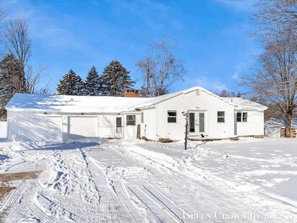 12449 S Catalpa Avenue, Grant, MI 49327