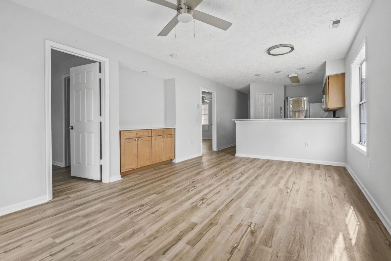 597 Blue River Ct. Photo 10