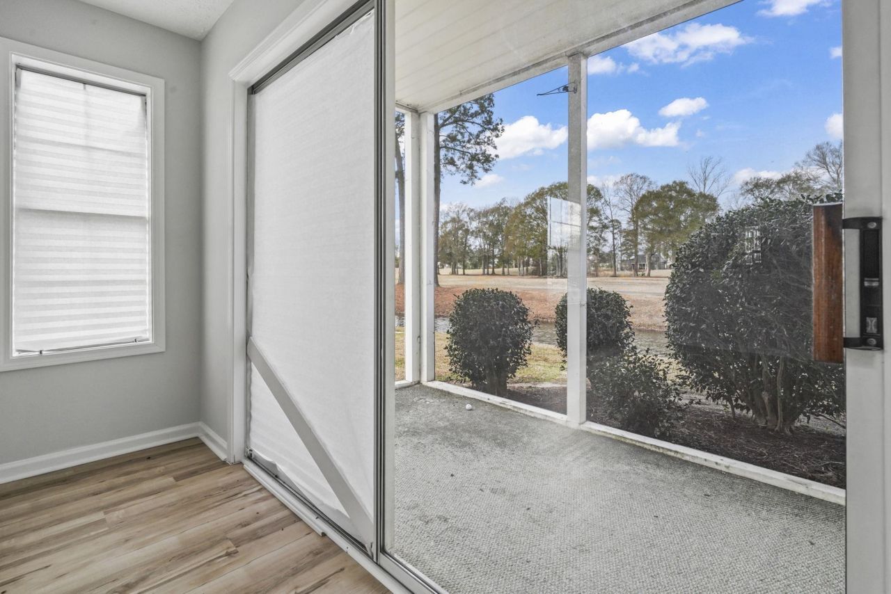 597 Blue River Ct. Photo 11