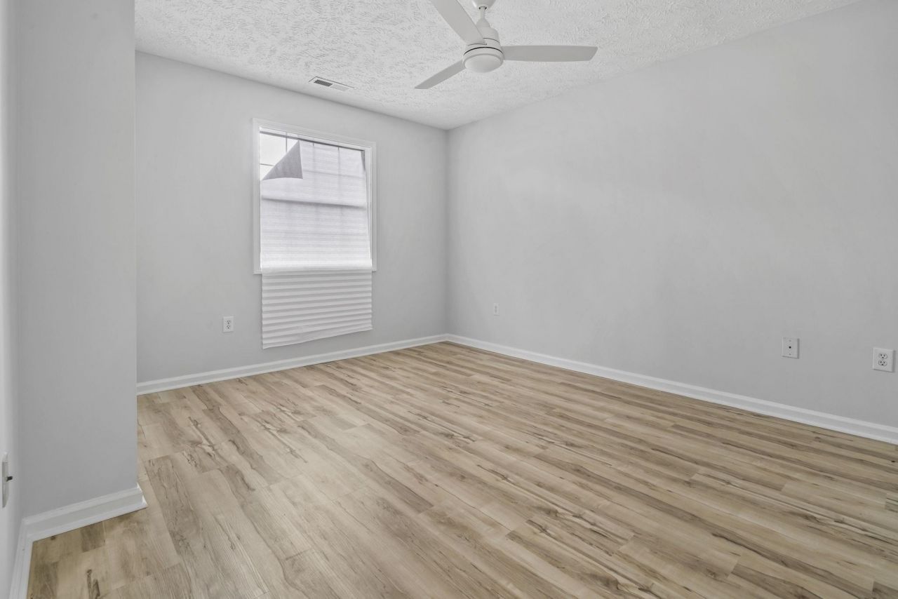 597 Blue River Ct. Photo 12