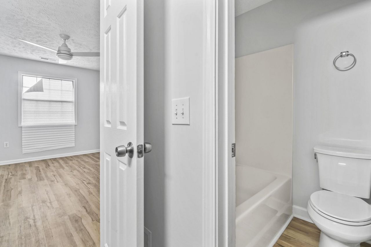 597 Blue River Ct. Photo 16