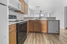 597 Blue River Ct. photo 4