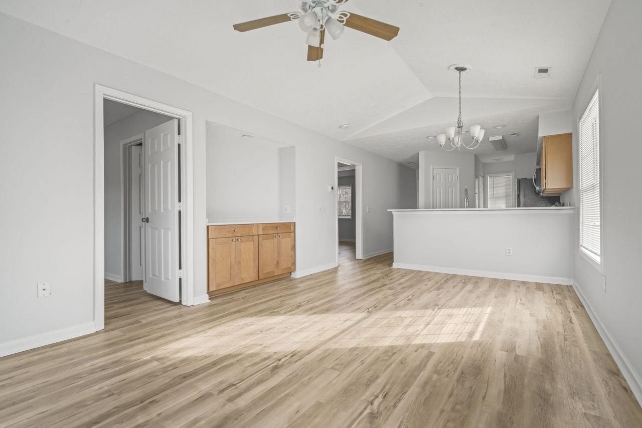 529 White River Dr. Photo 10