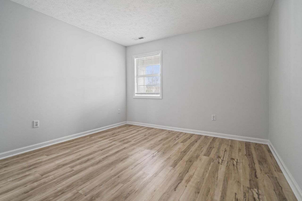 529 White River Dr. Photo 16