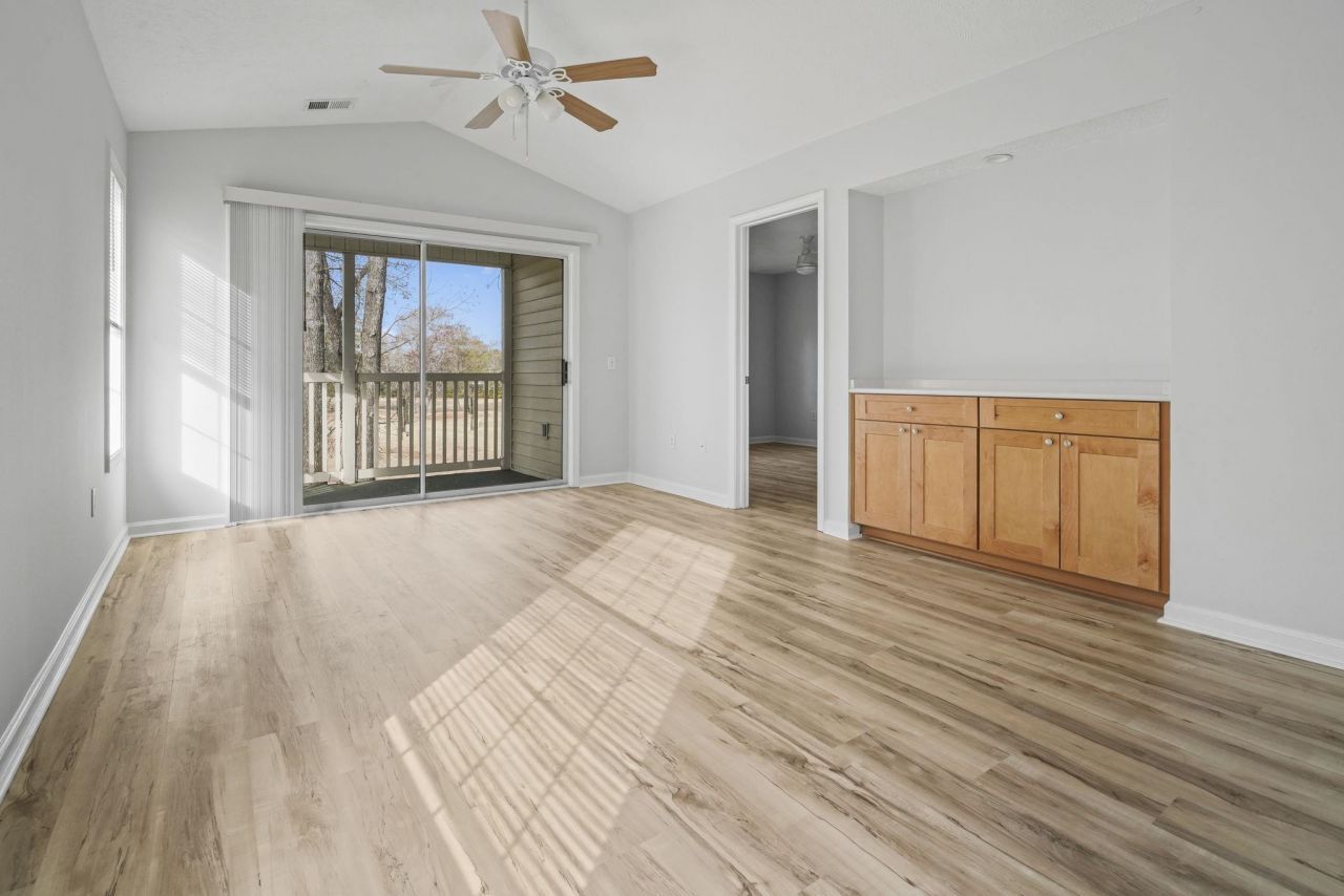 529 White River Dr. Photo 8