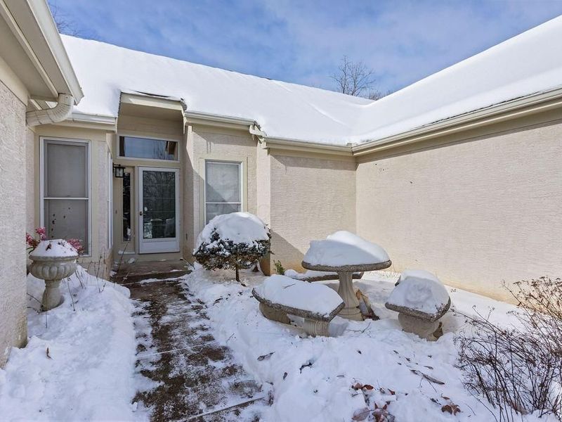 2665 Vililly Circle W, Grove City, OH 43123 Photo 3