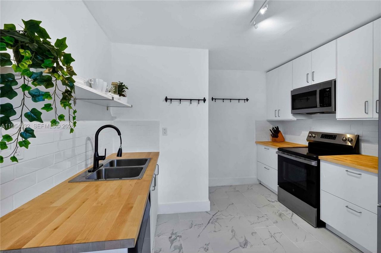 2399 SW 26th Ln, Miami, FL 33133 Photo