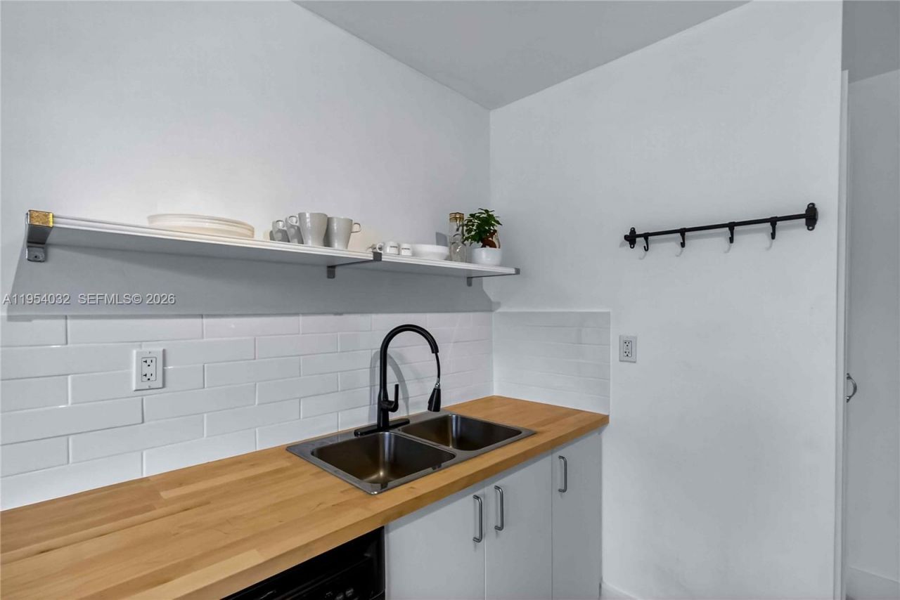 2399 SW 26th Ln, Miami, FL 33133 Photo