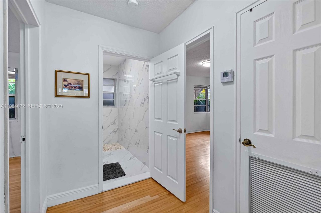 2399 SW 26th Ln, Miami, FL 33133 Photo