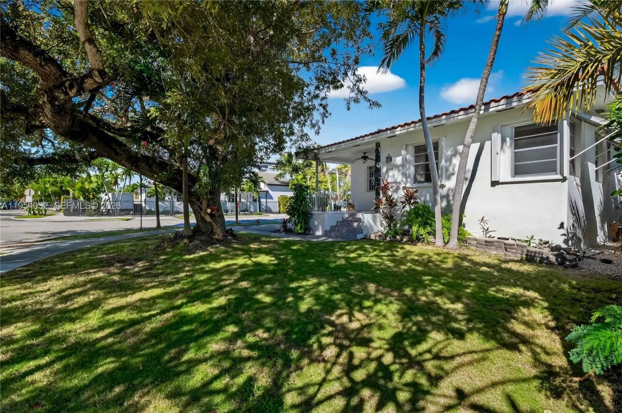 2399 SW 26th Ln, Miami, FL 33133 Photo