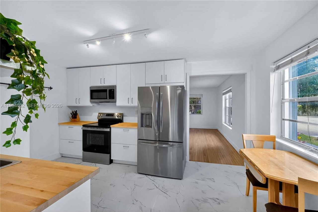 2399 SW 26th Ln, Miami, FL 33133 Photo