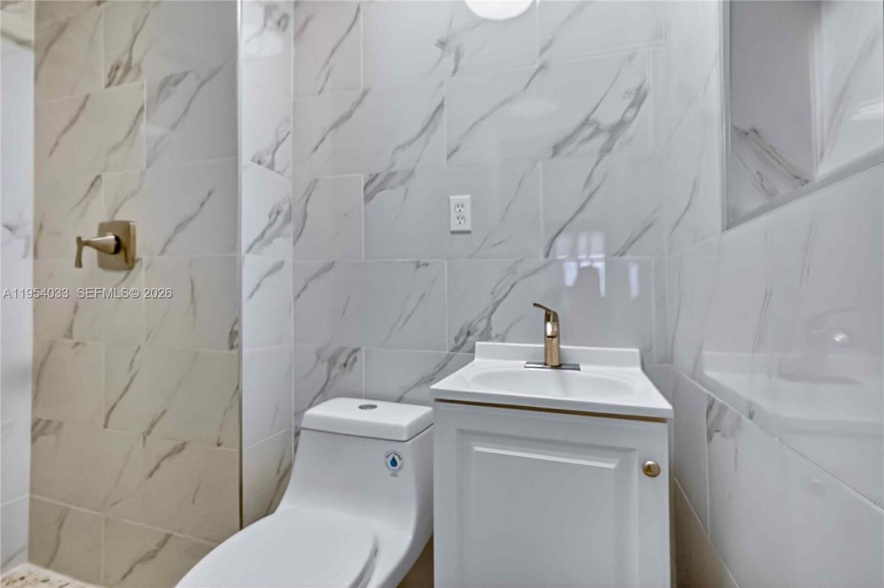 2399 SW 26th Lane, Miami, FL 33133 Photo