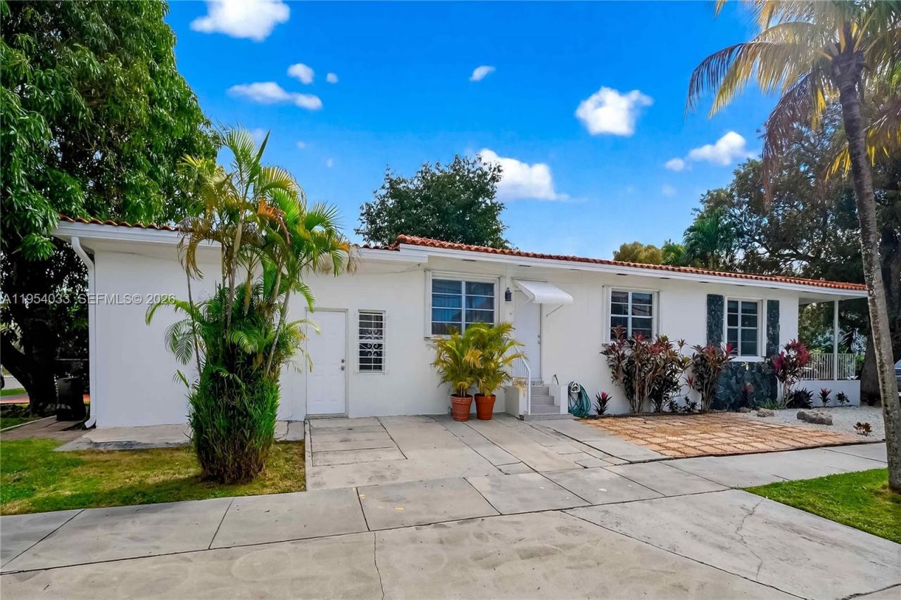 2399 SW 26th Lane, Miami, FL 33133 Photo