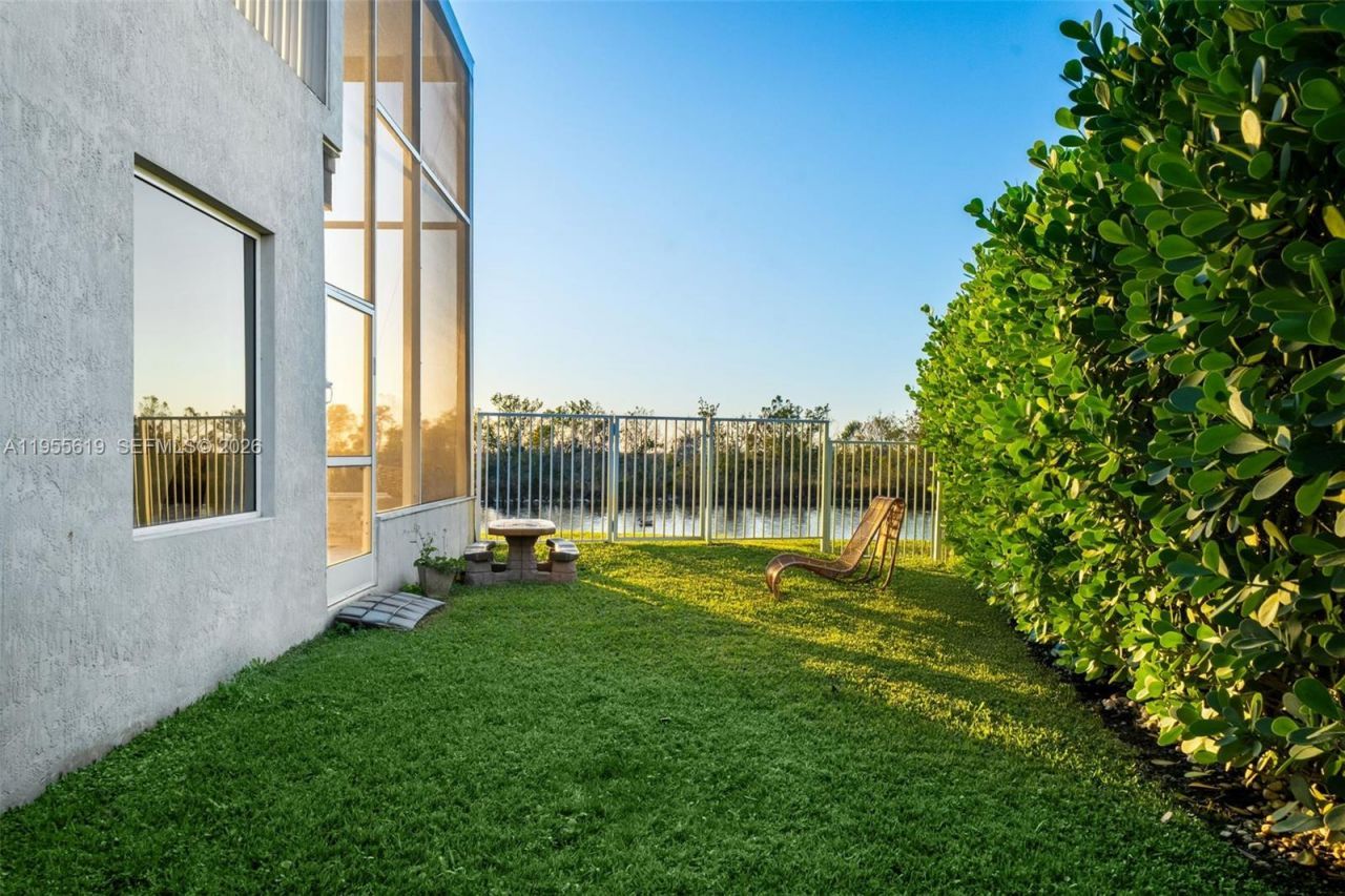 1828 Aspen Ln , Weston, FL 33327 Photo