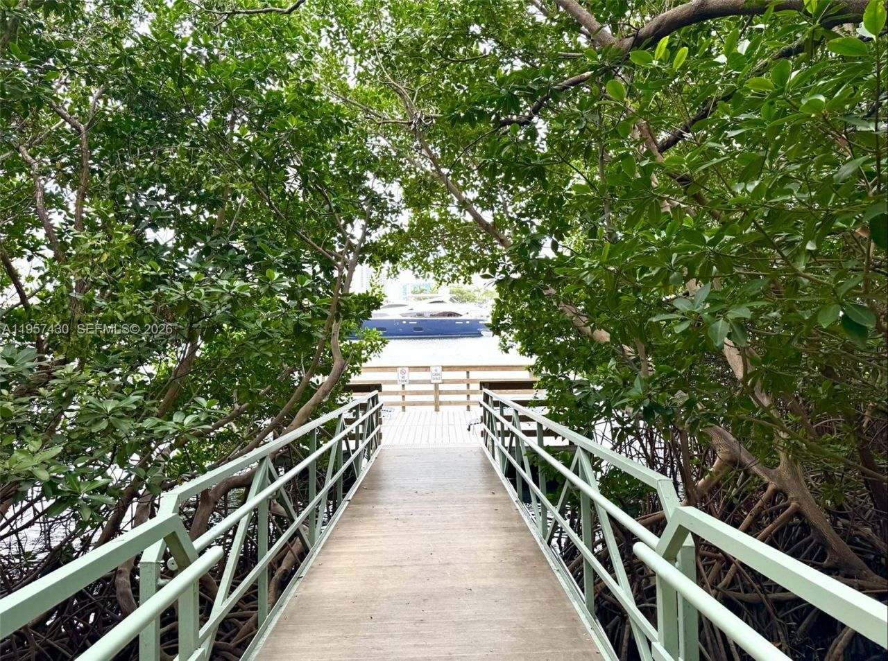 19555 E Country Club Dr , Unit 8108, Aventura, FL 33180 Photo