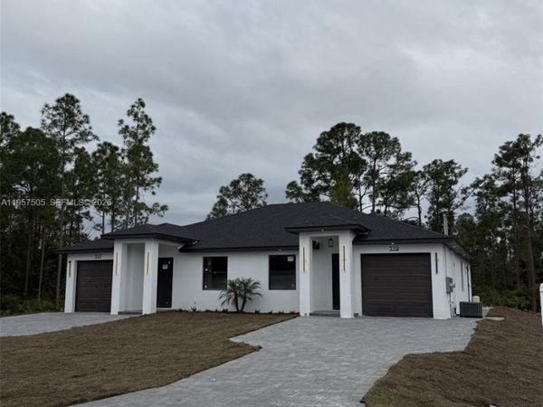 317-319 URBANA ST, FL 33974