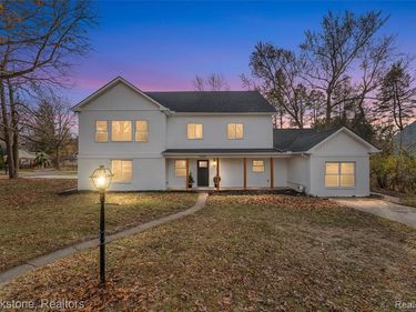 7369 Sweetbriar, West Bloomfield Twp, MI 48324