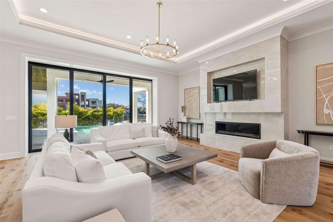 5032 W Longfellow Avenue, Tampa, FL 33629 Photo