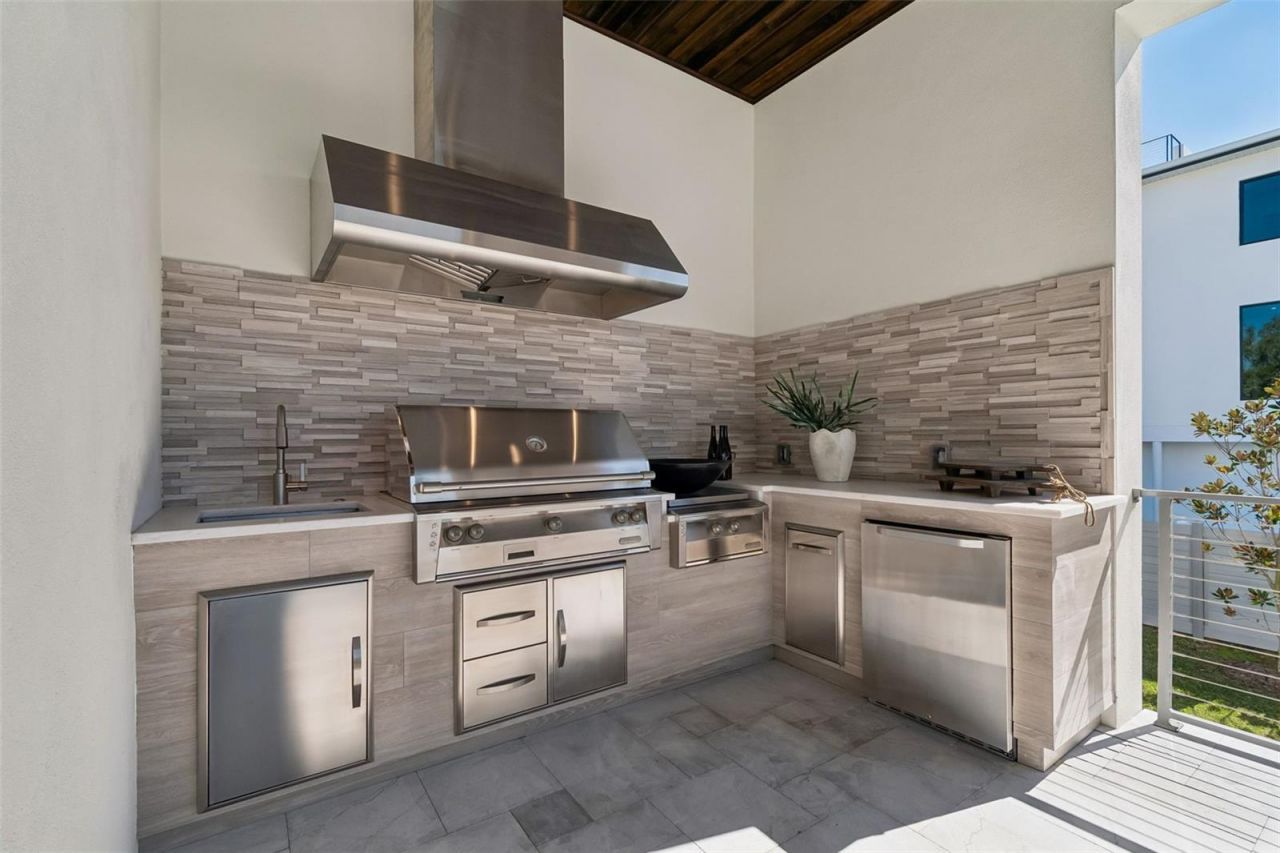 5032 W Longfellow Avenue, Tampa, FL 33629 Photo