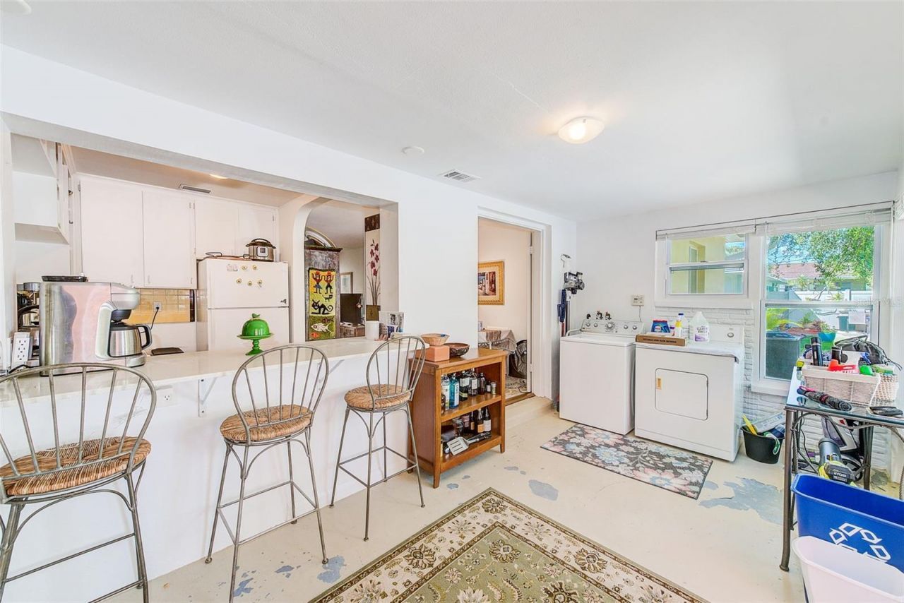 240-242 Mateo Way Ne, Saint Petersburg, FL 33704 Photo