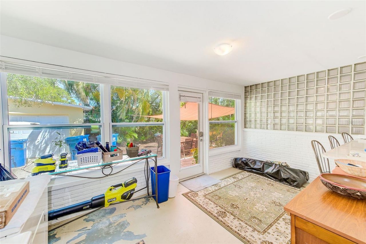 240-242 Mateo Way Ne, Saint Petersburg, FL 33704 Photo