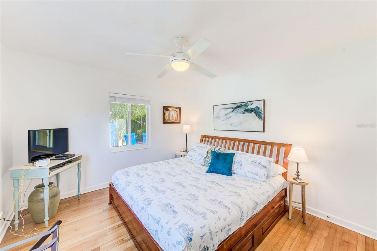 240-242 Mateo Way Ne, Saint Petersburg, FL 33704 Photo