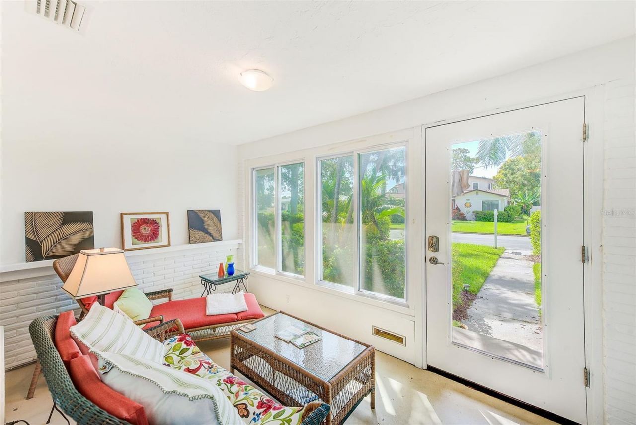 240-242 Mateo Way Ne, Saint Petersburg, FL 33704 Photo