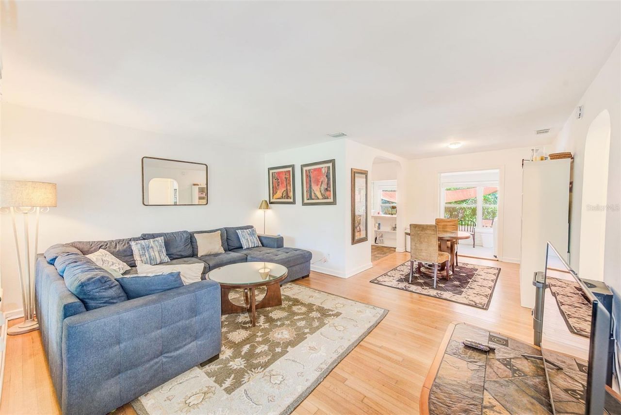 240-242 Mateo Way Ne, Saint Petersburg, FL 33704 Photo