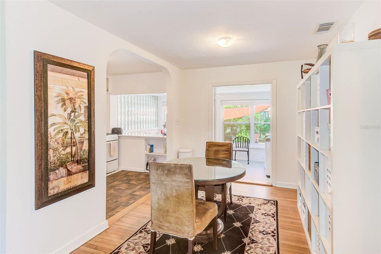 240-242 Mateo Way Ne, Saint Petersburg, FL 33704 Photo