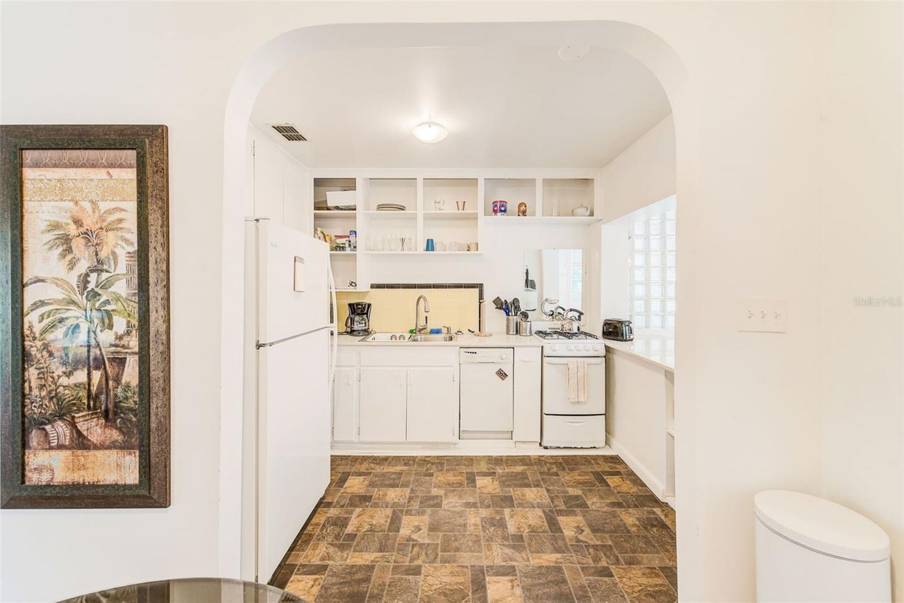 240-242 Mateo Way Ne, Saint Petersburg, FL 33704 Photo