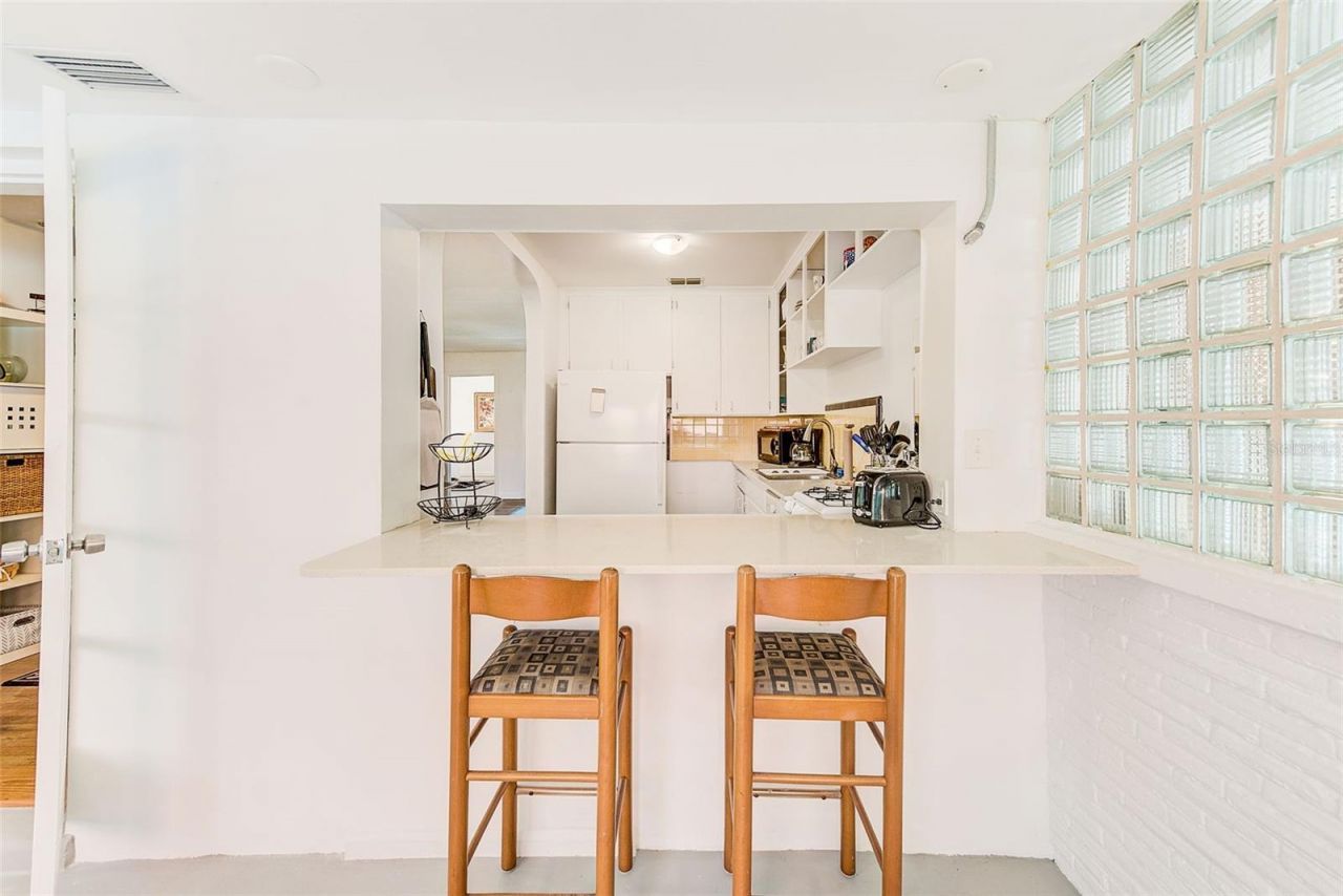 240-242 Mateo Way Ne, Saint Petersburg, FL 33704 Photo