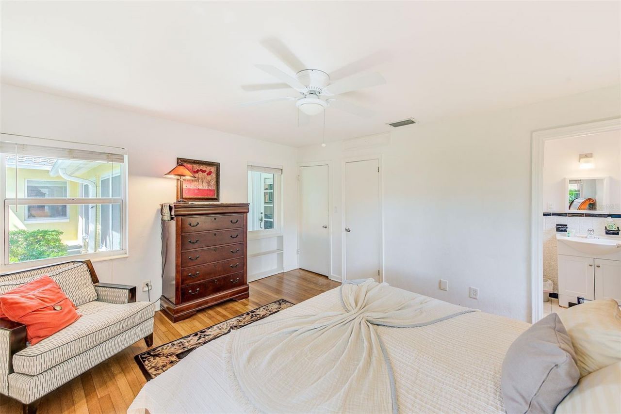 240-242 Mateo Way Ne, Saint Petersburg, FL 33704 Photo