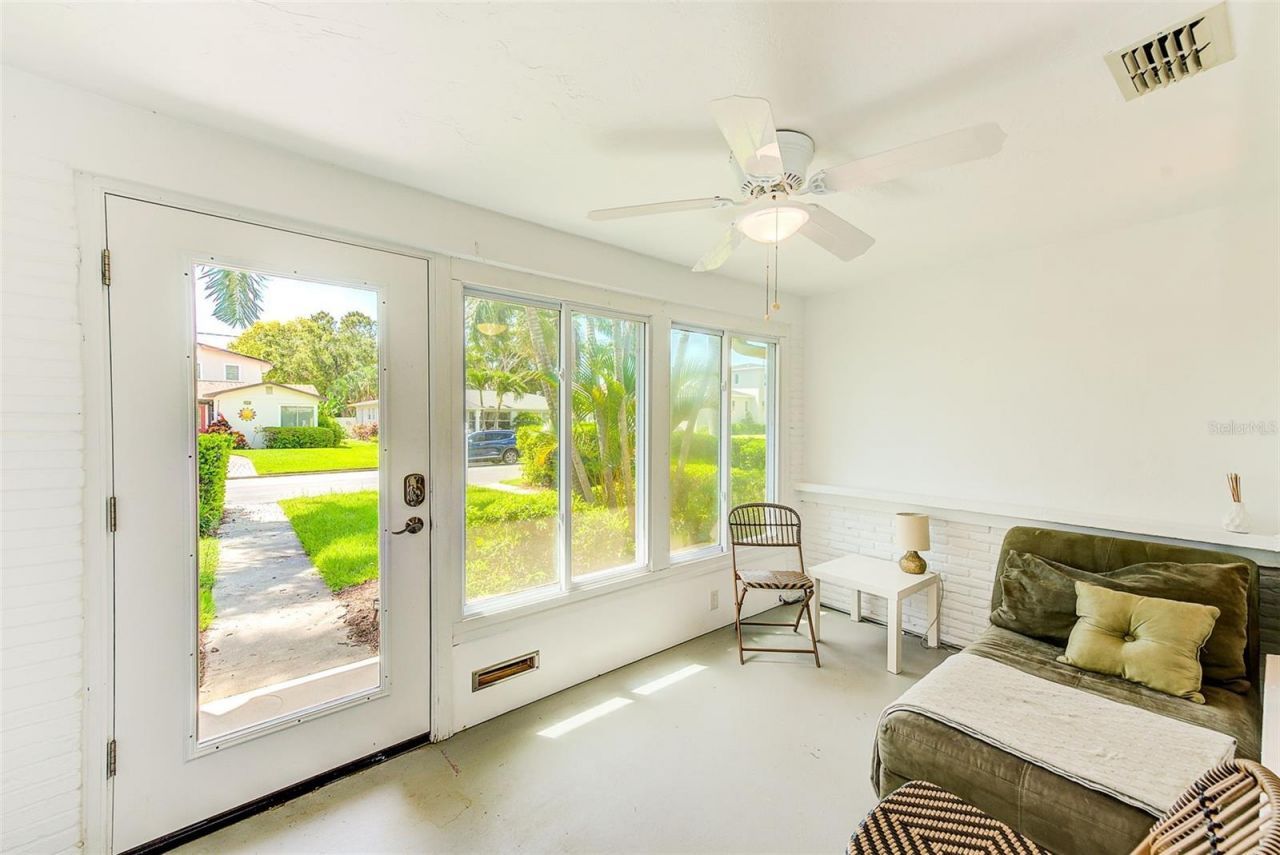 240-242 Mateo Way Ne, Saint Petersburg, FL 33704 Photo