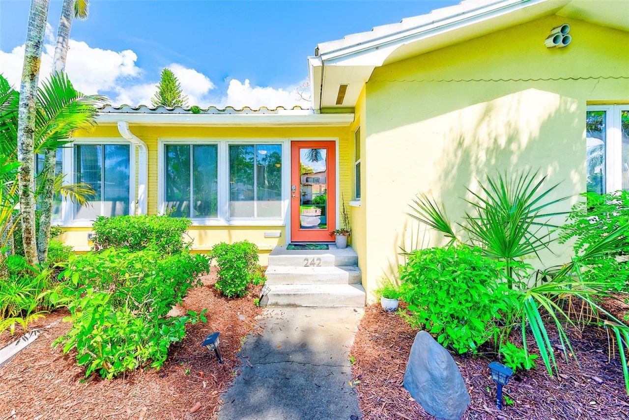 240-242 Mateo Way Ne, Saint Petersburg, FL 33704 Photo