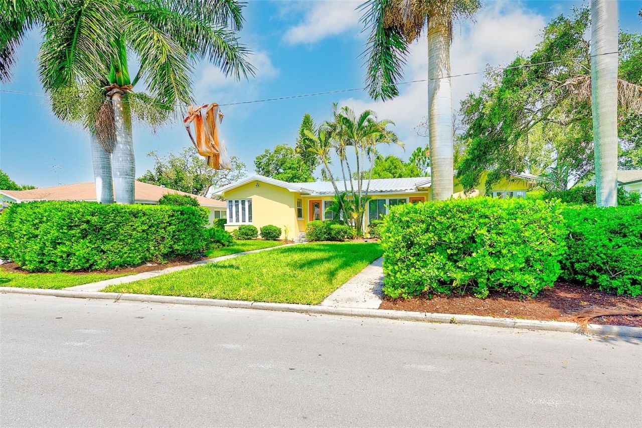 240-242 Mateo Way Ne, Saint Petersburg, FL 33704 Photo