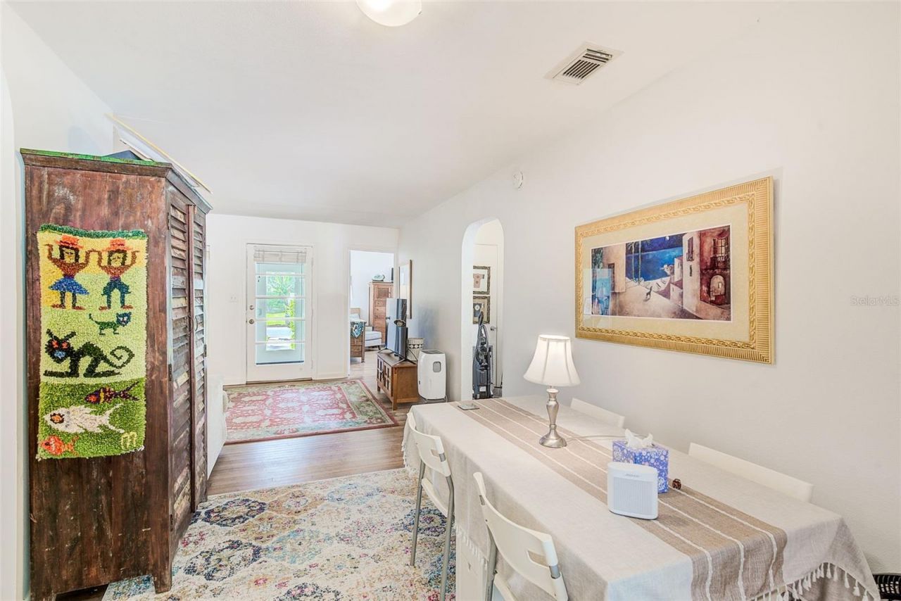 240-242 Mateo Way Ne, Saint Petersburg, FL 33704 Photo