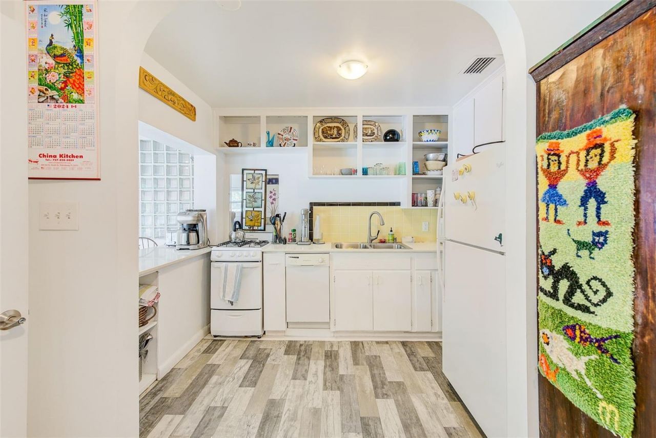 240-242 Mateo Way Ne, Saint Petersburg, FL 33704 Photo