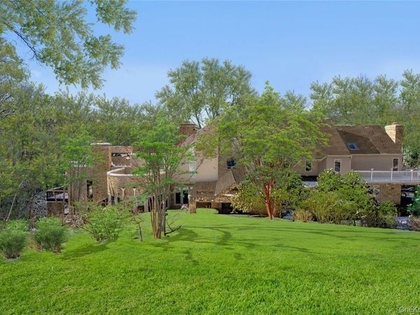 301 Oakley Court, Mill Neck, NY 11765